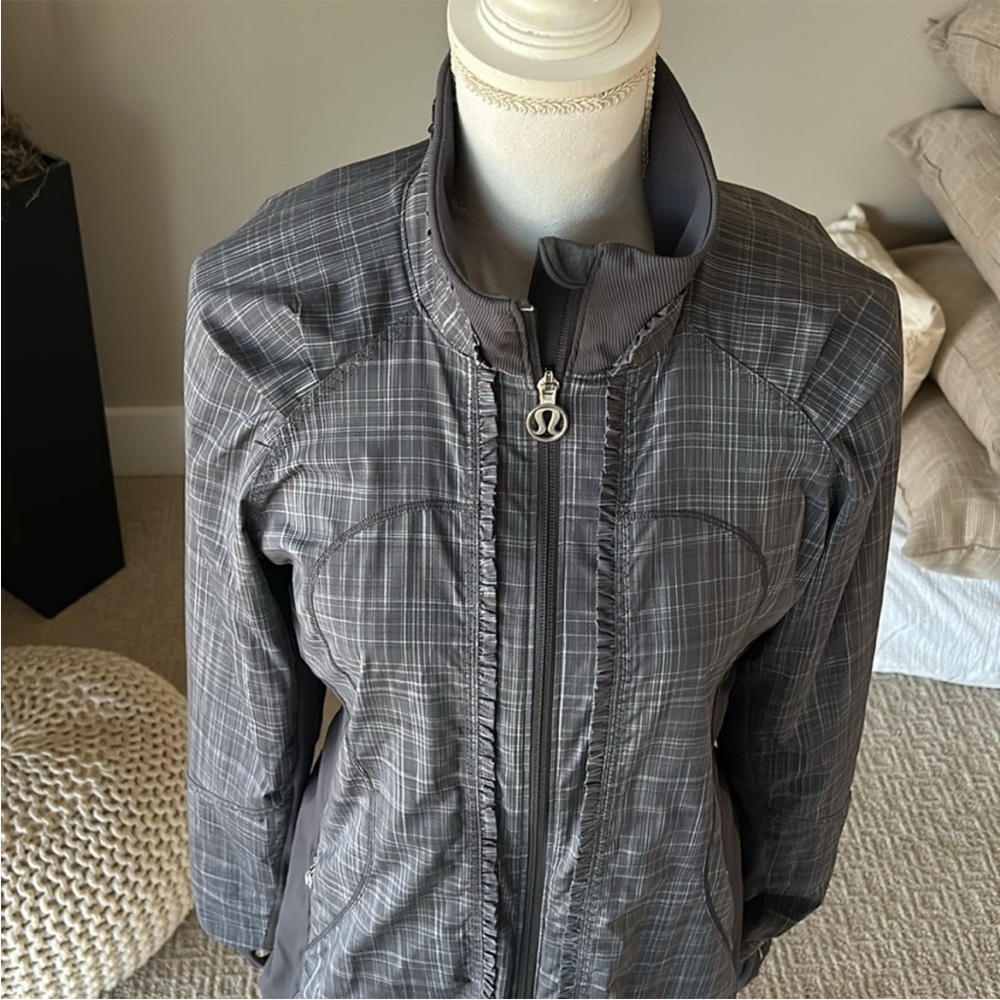 EUC Lululemon gray and purple plaid tailored jacket